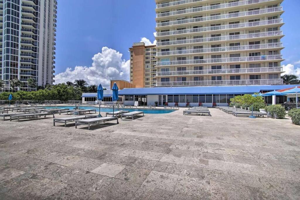 Oceanfront Miami Beach Studiocondo Newly Renovated Sunny Isles Beach Exterior foto